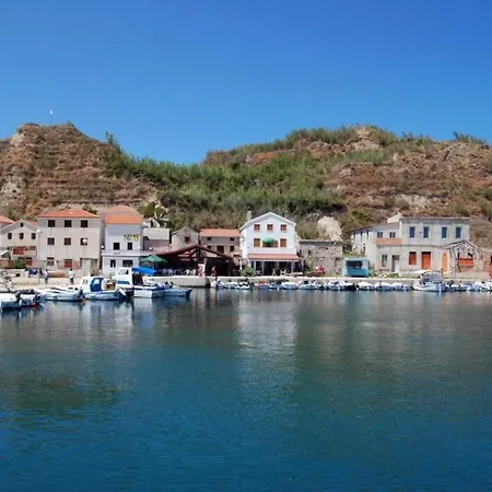 Guest house In With Air Conditioning, W-lan 3*