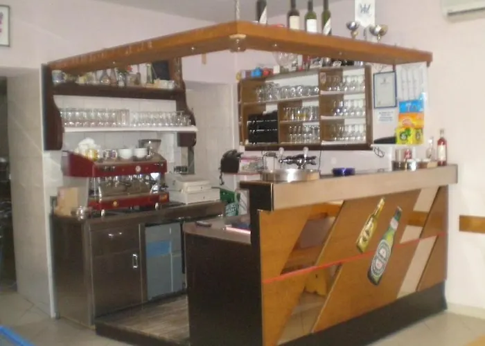 In With Air Conditioning, W-lan Susak